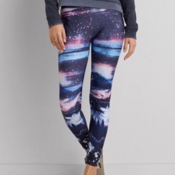 American Eagle Outfitters Pants - American Eagle high rise legging/yoga pants size Medium